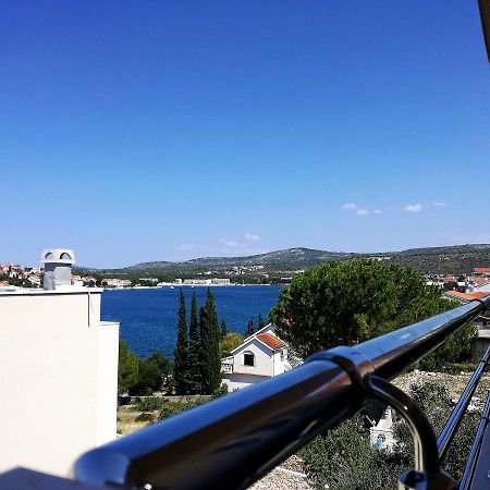 Maiv Residence - Family & Designer Suites Rogoznica  Bagian luar foto