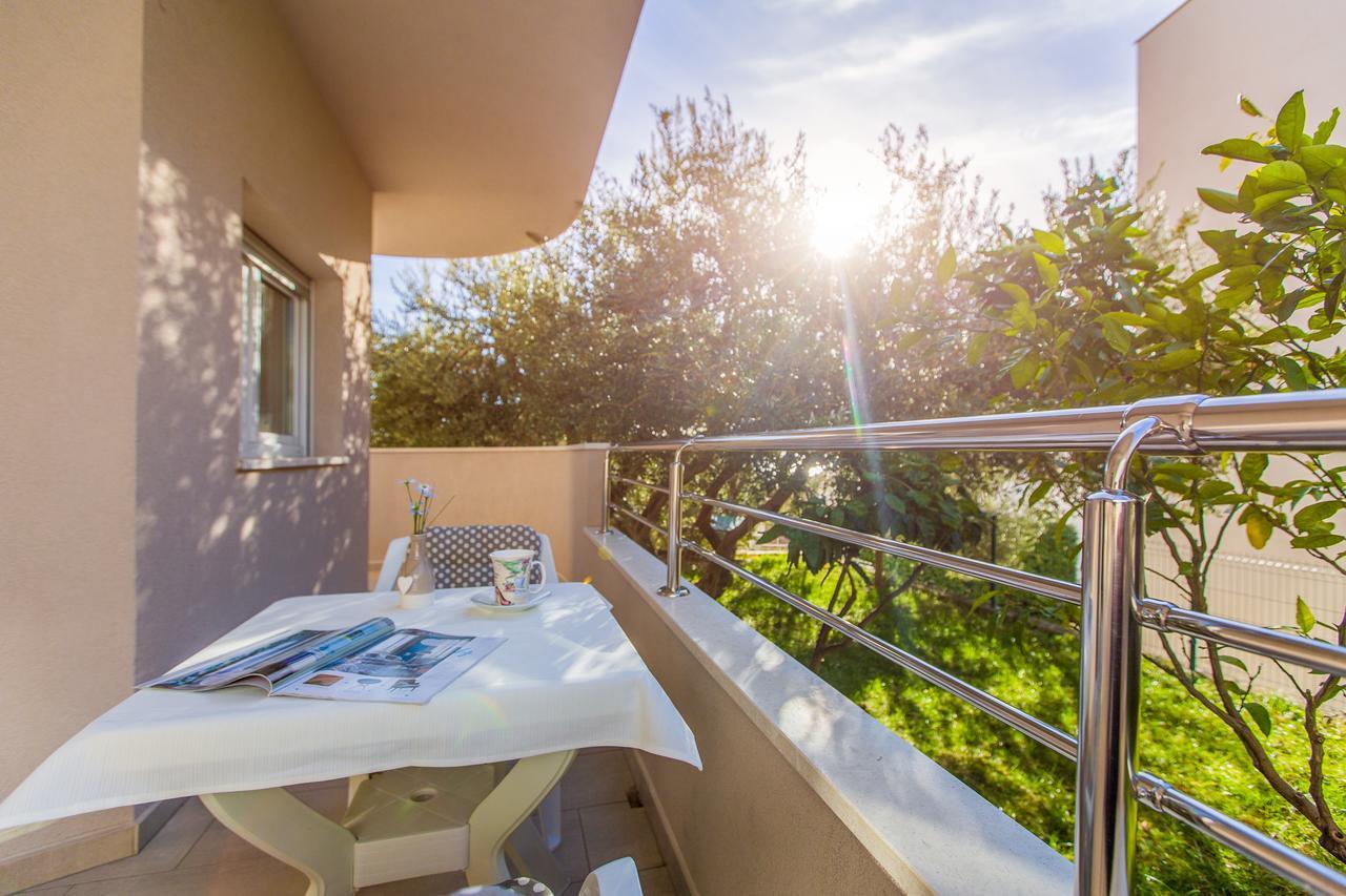 Maiv Residence - Family & Designer Suites Rogoznica  Bagian luar foto