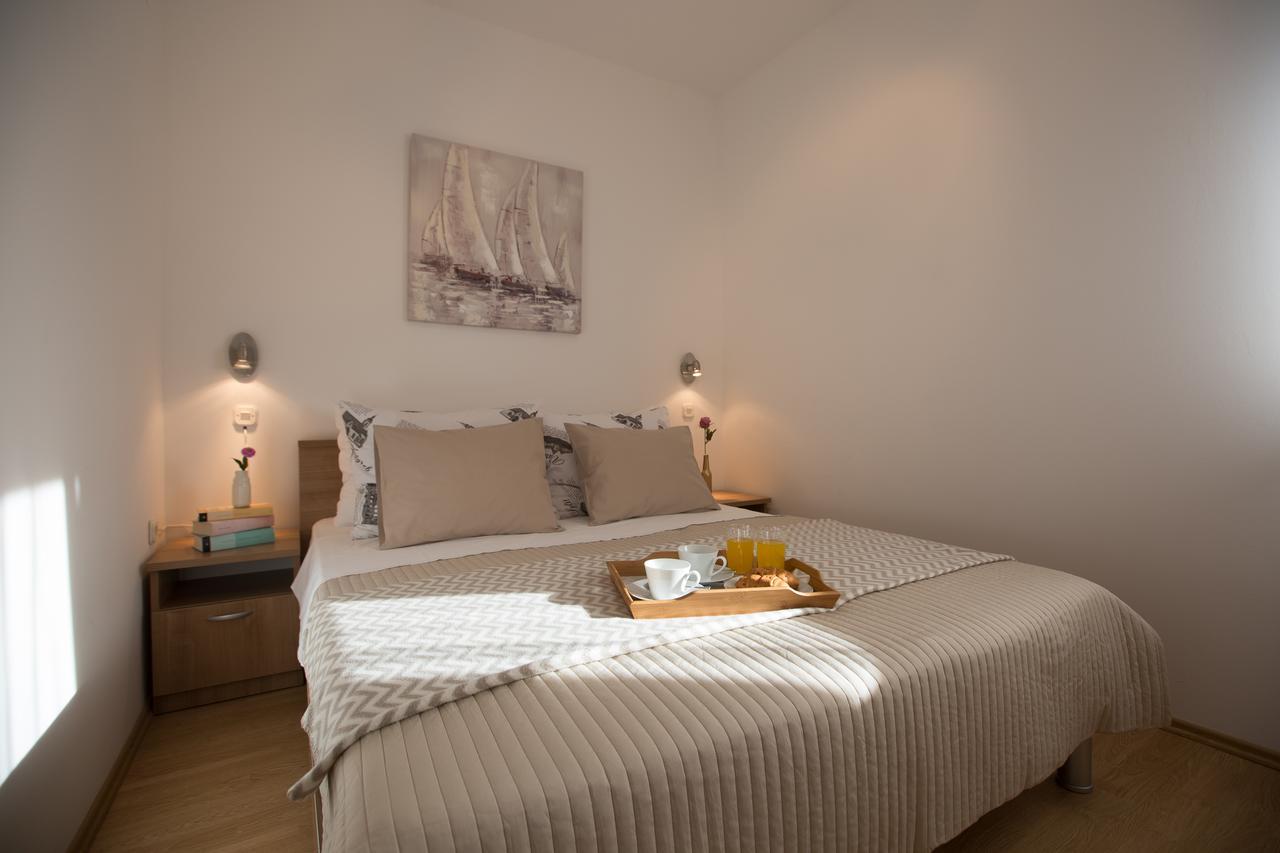 Maiv Residence - Family & Designer Suites Rogoznica  Bagian luar foto