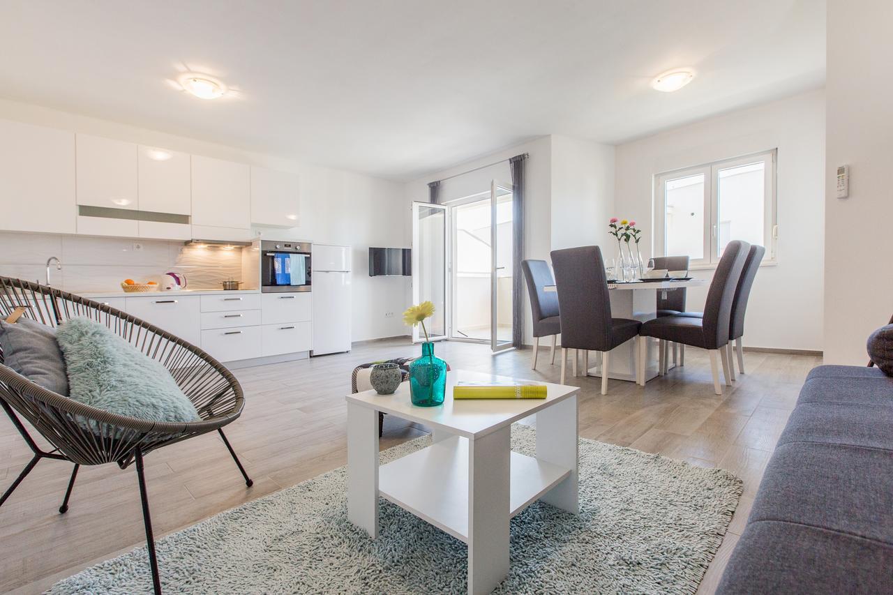 Maiv Residence - Family & Designer Suites Rogoznica  Bagian luar foto