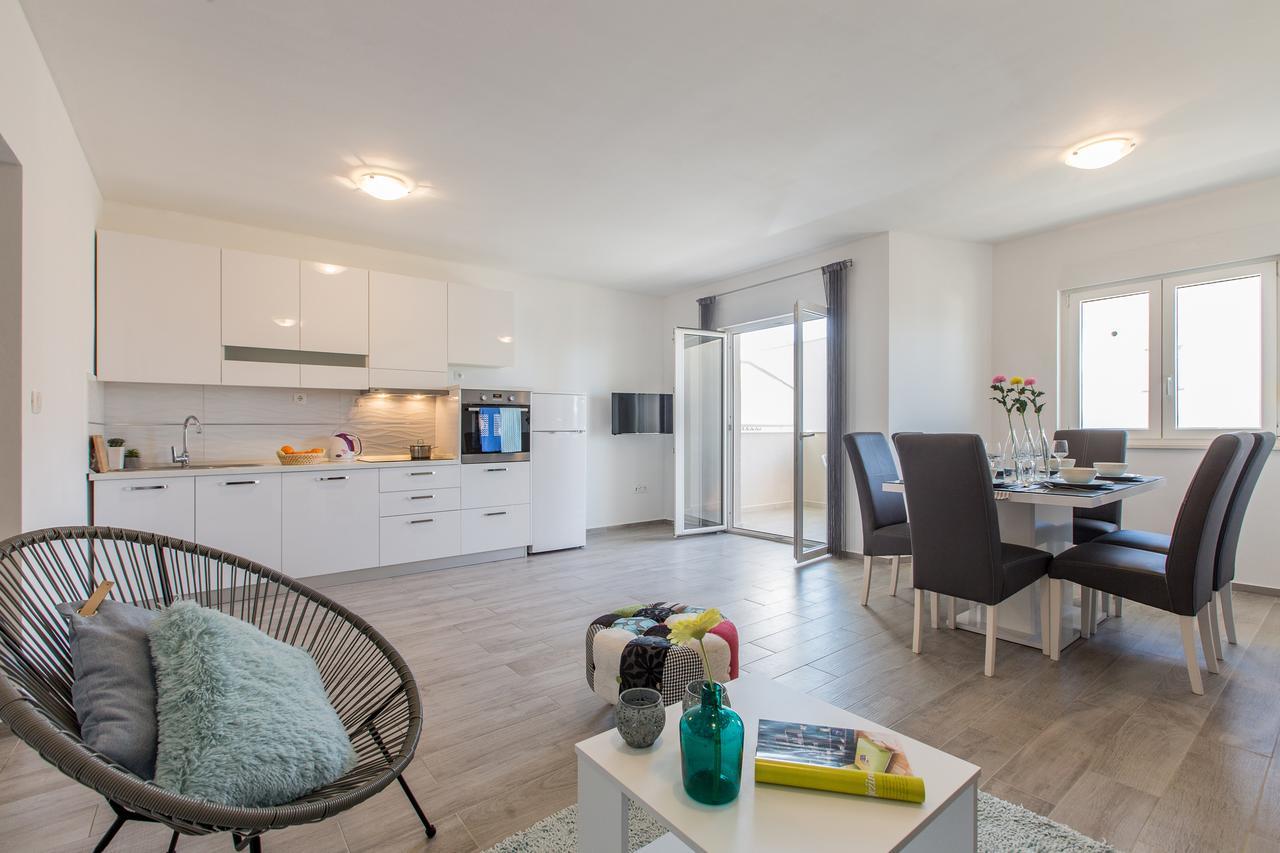 Maiv Residence - Family & Designer Suites Rogoznica  Bagian luar foto