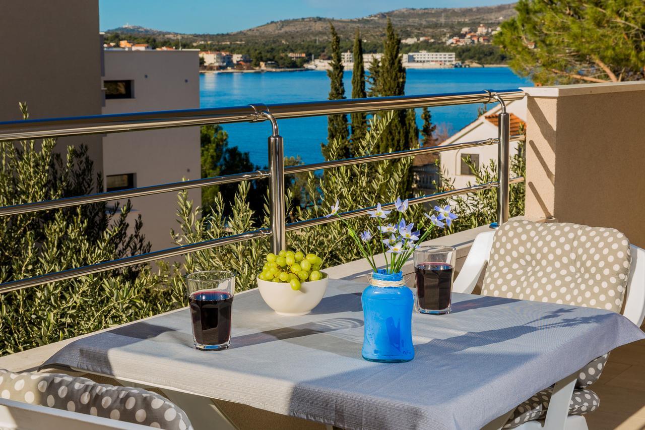Maiv Residence - Family & Designer Suites Rogoznica  Bagian luar foto