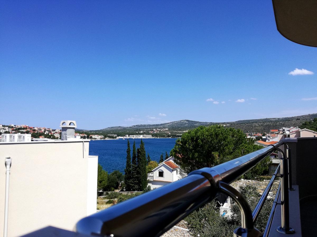 Maiv Residence - Family & Designer Suites Rogoznica  Bagian luar foto