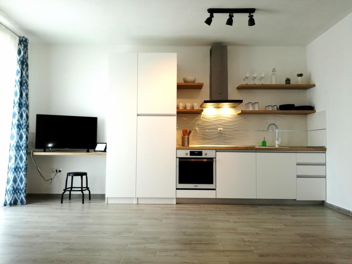 Maiv Residence - Family & Designer Suites Rogoznica  Bagian luar foto