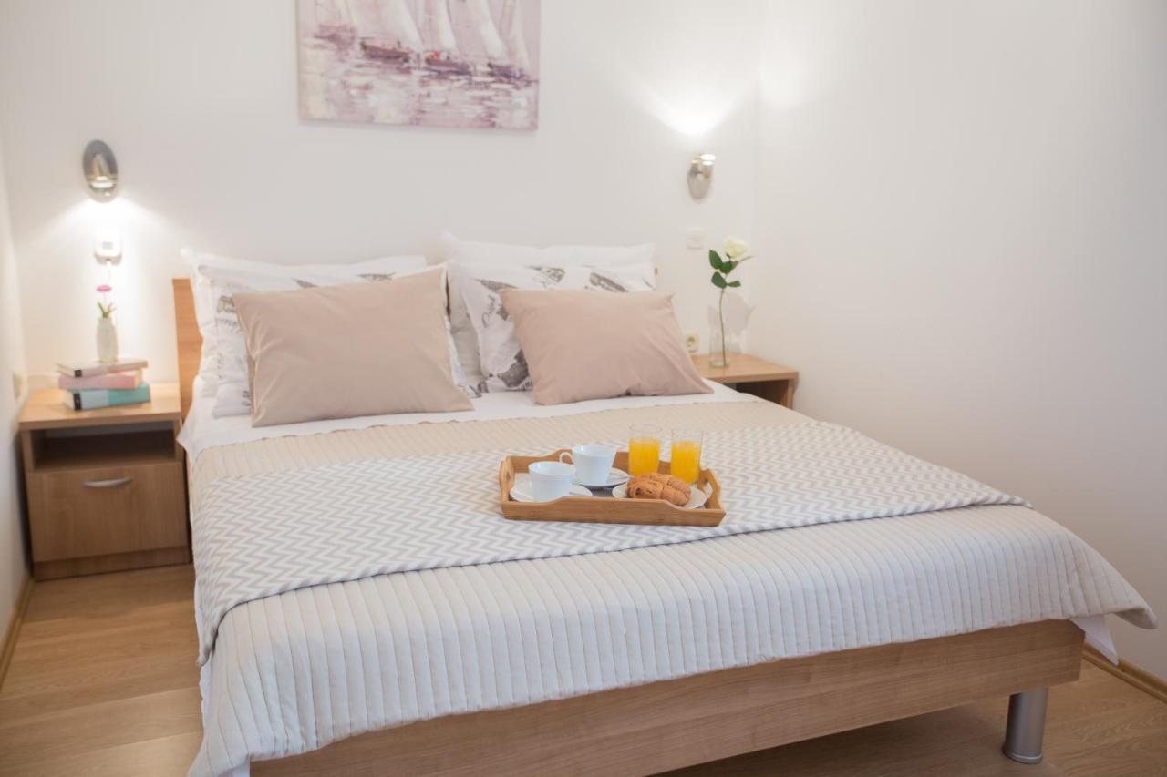 Maiv Residence - Family & Designer Suites Rogoznica  Ruang foto