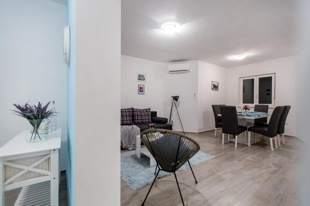 Maiv Residence - Family & Designer Suites Rogoznica  Ruang foto
