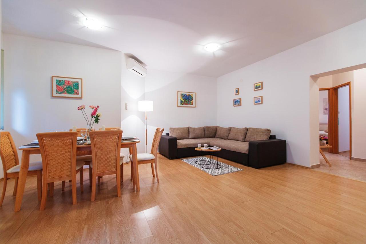 Maiv Residence - Family & Designer Suites Rogoznica  Ruang foto